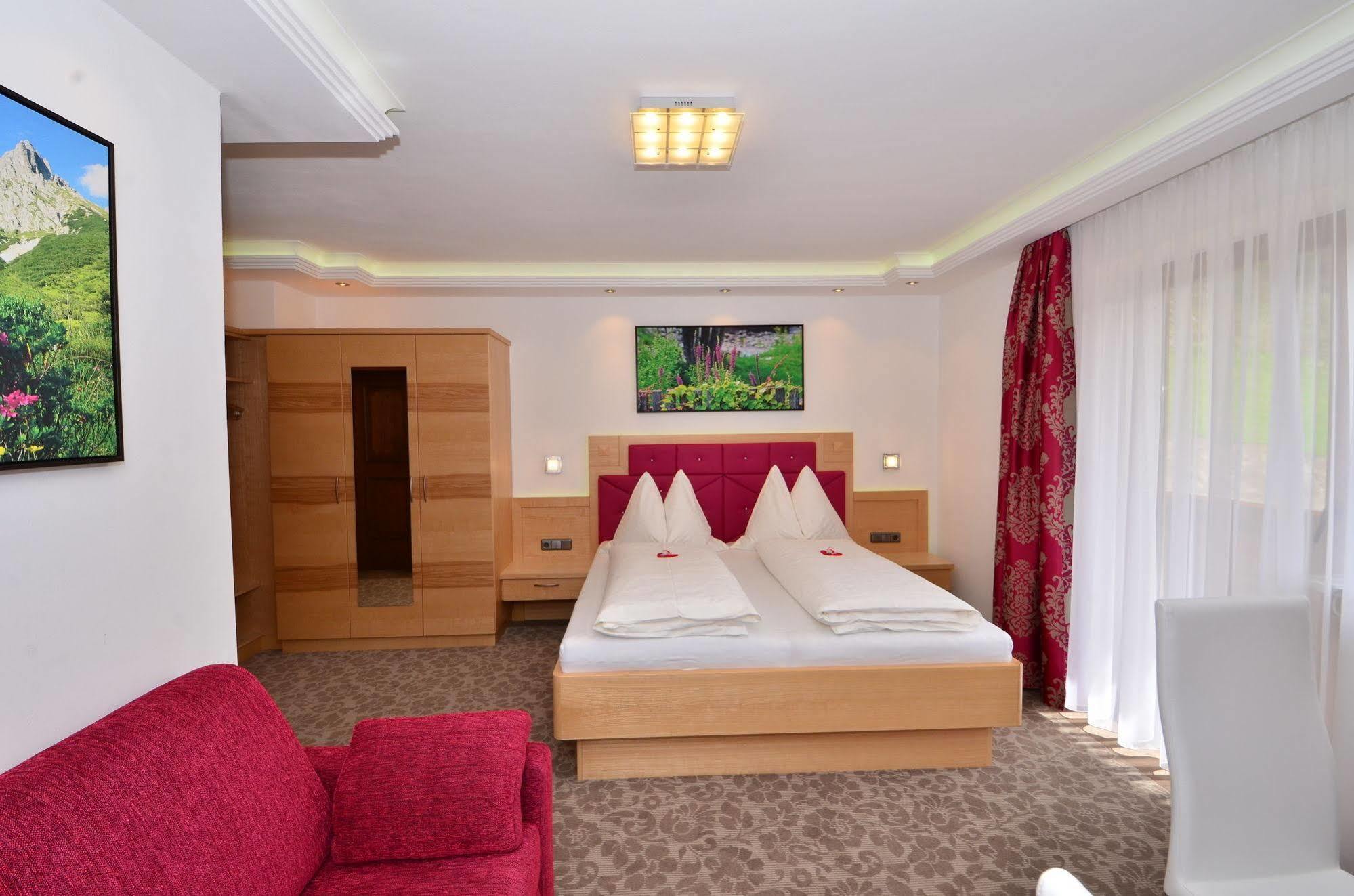 Haus Elisabeth Bed & Breakfast Muhlbach Am Hochkonig Bagian luar foto